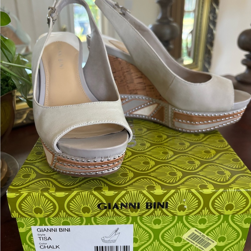 Gianni Bini Women's Chalk Wedge Sandals